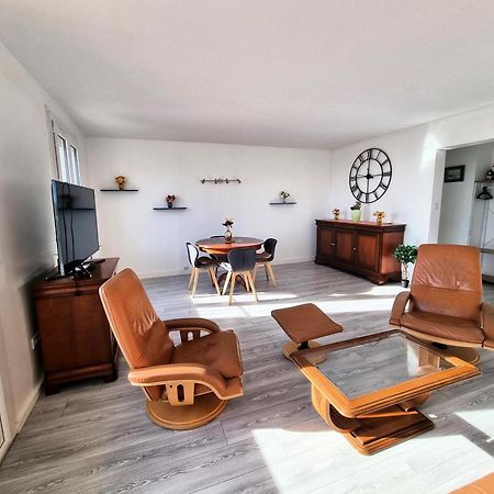6 Appartements Et 4 Adresses A Mi-Chemin Entre Le Vieux Port Et L Ile De Re La Rochelle  Buitenkant foto