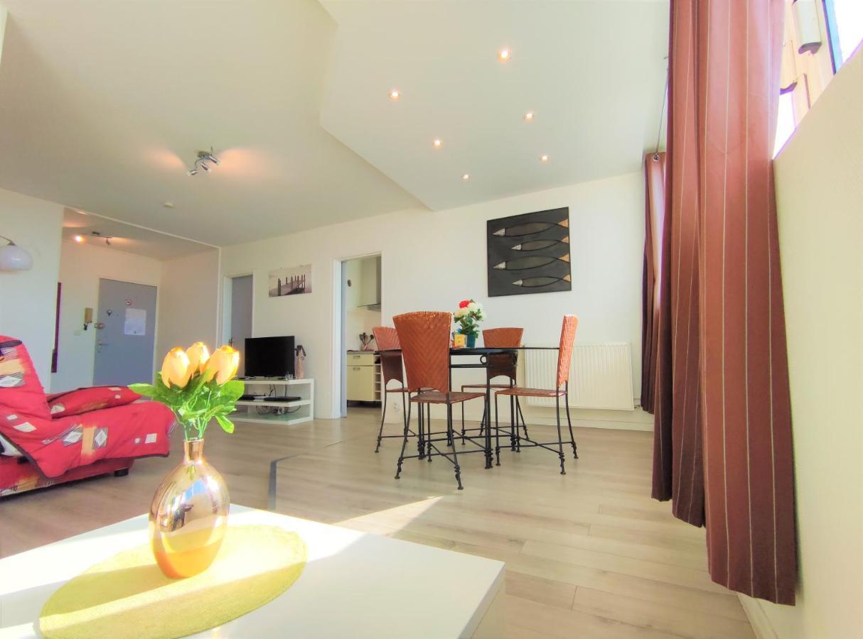 6 Appartements Et 4 Adresses A Mi-Chemin Entre Le Vieux Port Et L Ile De Re La Rochelle  Buitenkant foto
