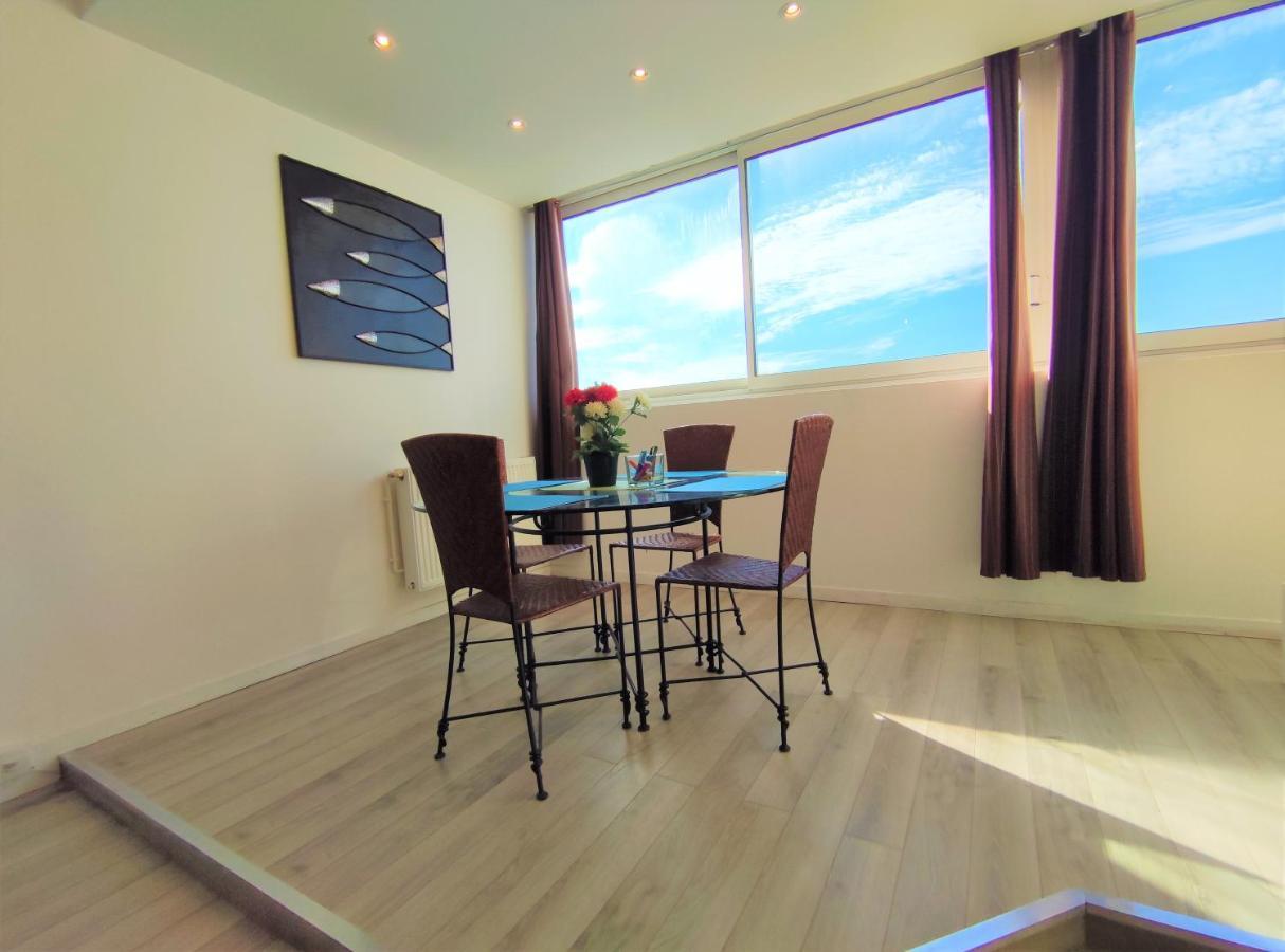 6 Appartements Et 4 Adresses A Mi-Chemin Entre Le Vieux Port Et L Ile De Re La Rochelle  Buitenkant foto
