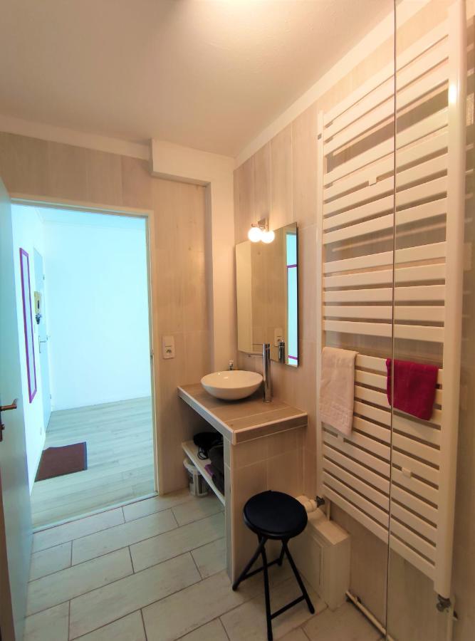 6 Appartements Et 4 Adresses A Mi-Chemin Entre Le Vieux Port Et L Ile De Re La Rochelle  Buitenkant foto