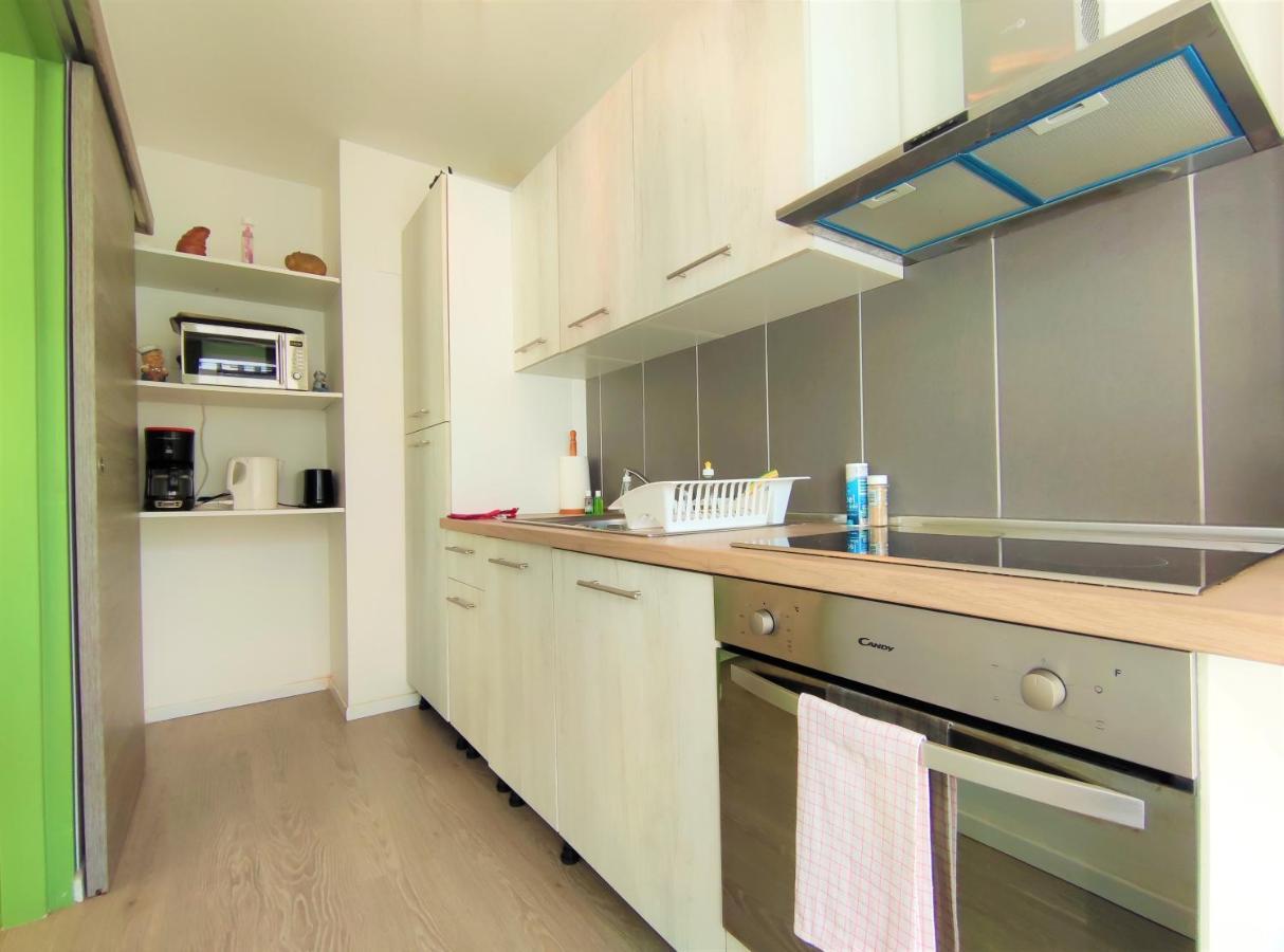 6 Appartements Et 4 Adresses A Mi-Chemin Entre Le Vieux Port Et L Ile De Re La Rochelle  Buitenkant foto