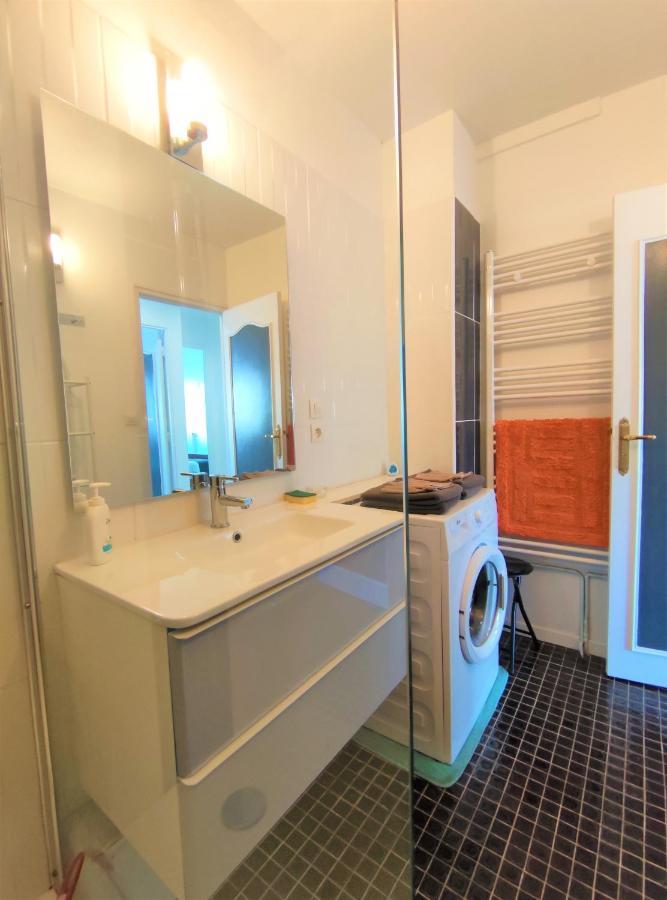 6 Appartements Et 4 Adresses A Mi-Chemin Entre Le Vieux Port Et L Ile De Re La Rochelle  Buitenkant foto