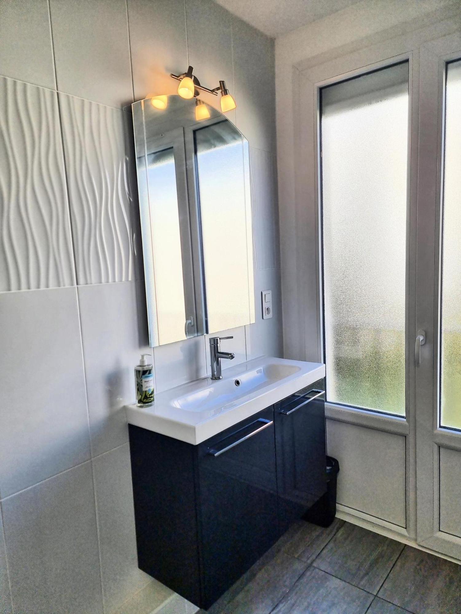 6 Appartements Et 4 Adresses A Mi-Chemin Entre Le Vieux Port Et L Ile De Re La Rochelle  Buitenkant foto